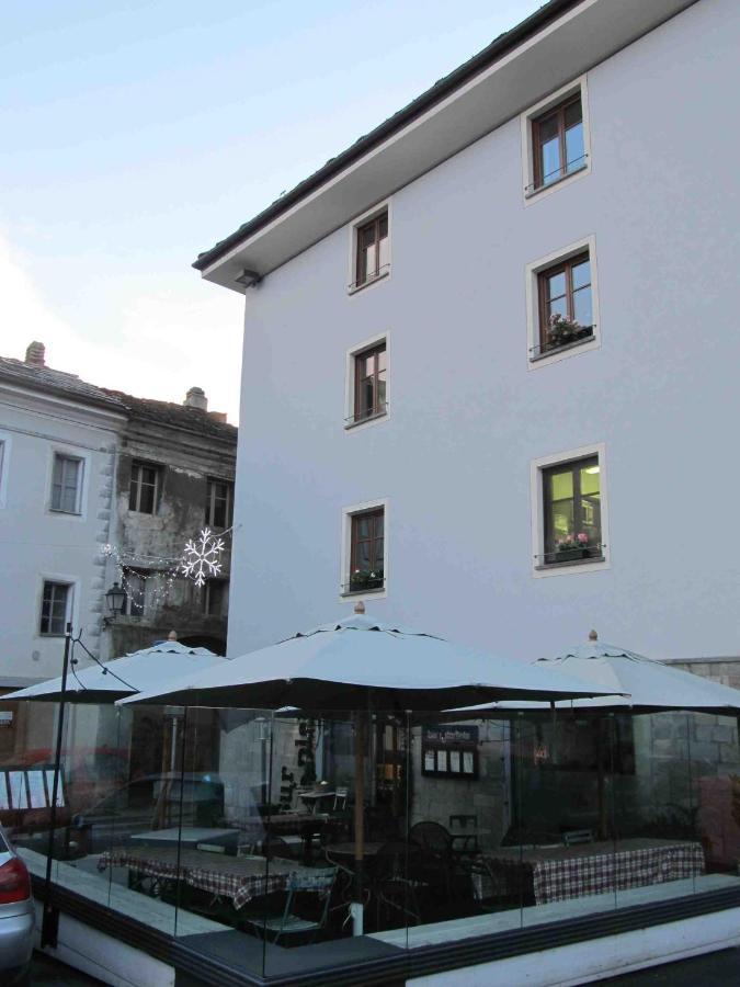 Aosta Maisongnemaz Luaran gambar