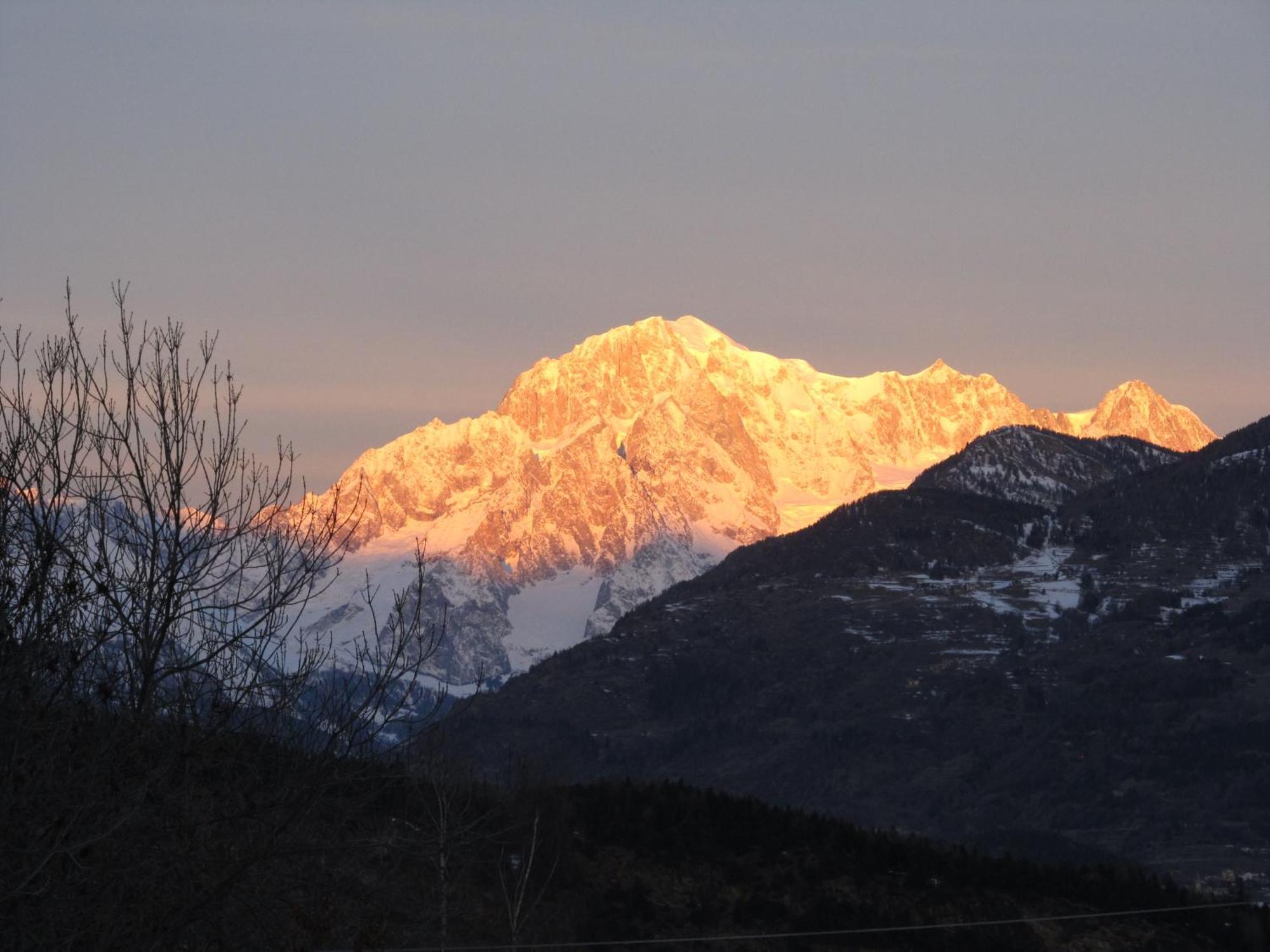 Aosta Maisongnemaz Luaran gambar