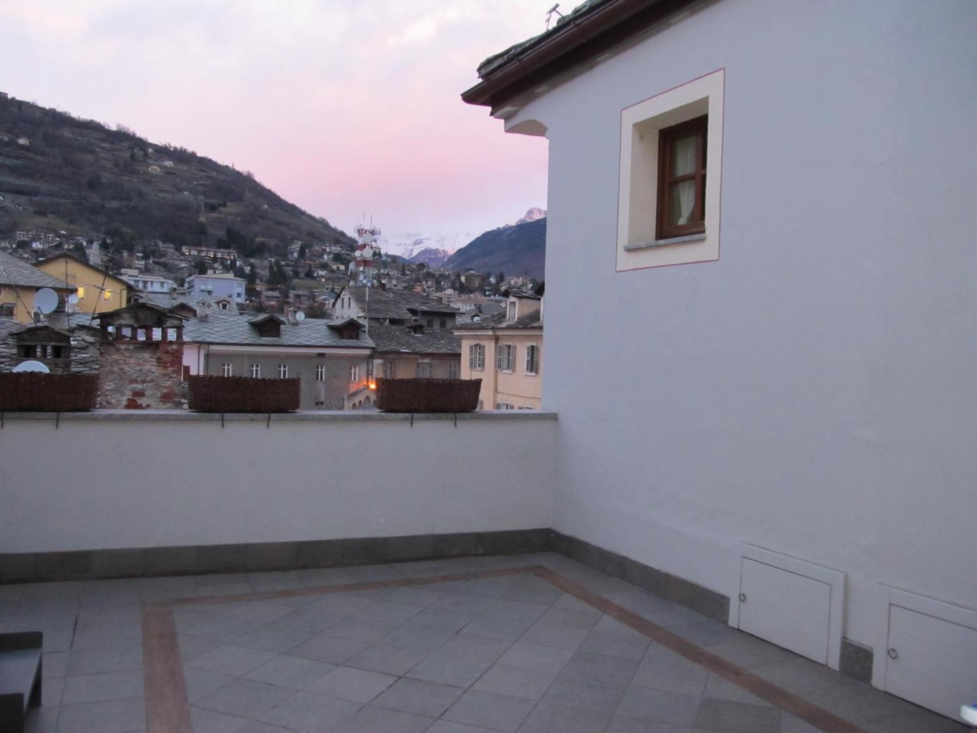 Aosta Maisongnemaz Luaran gambar